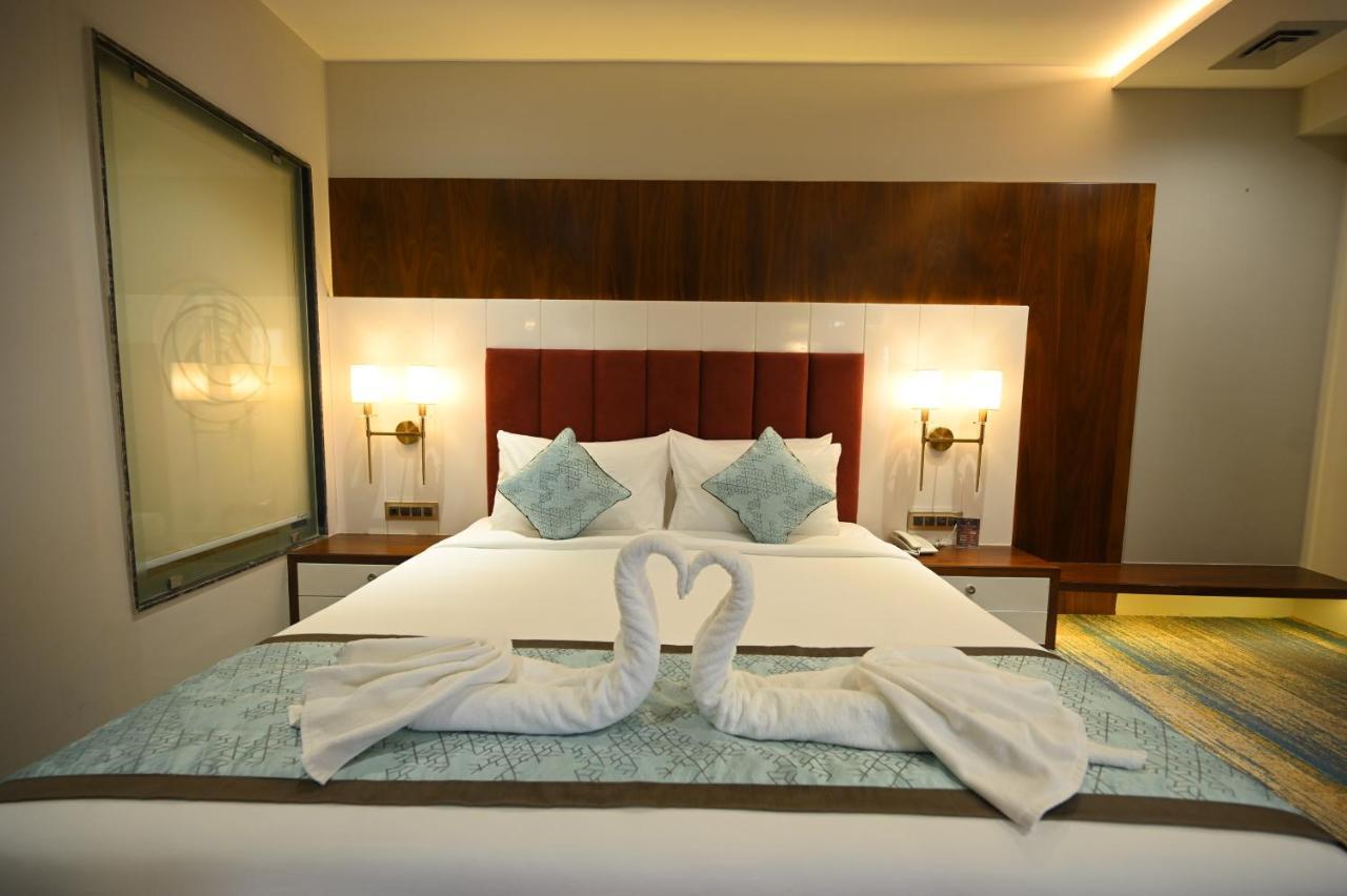 The Royal Class Hotel Gwalior Exterior photo